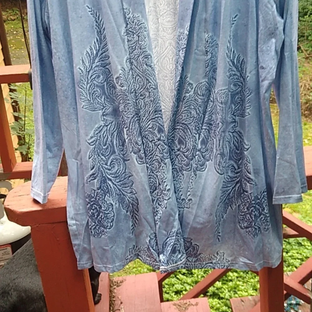 Top - Picture 3 of 7